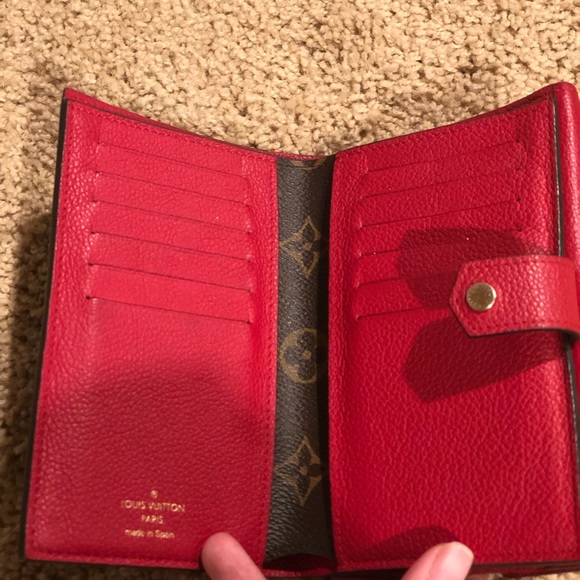 Louis Vuitton authentic wallet - Picture 3 of 8